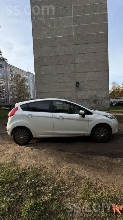 Ford Fiesta 2009 photo 4