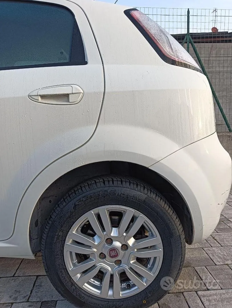 Fiat Punto 2012 photo 3