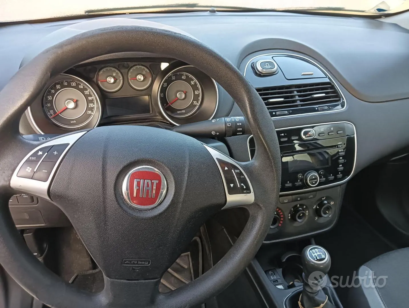 Fiat Punto 2012 photo 4