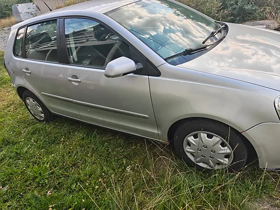 Volkswagen Polo 2009 photo 2