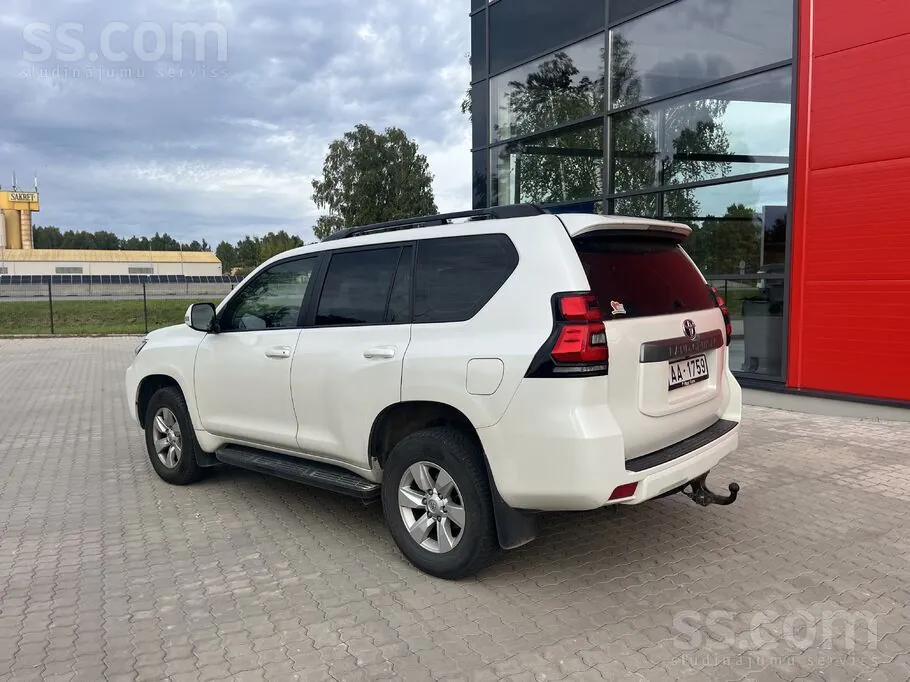 Toyota Land Cruiser 2017 photo 4
