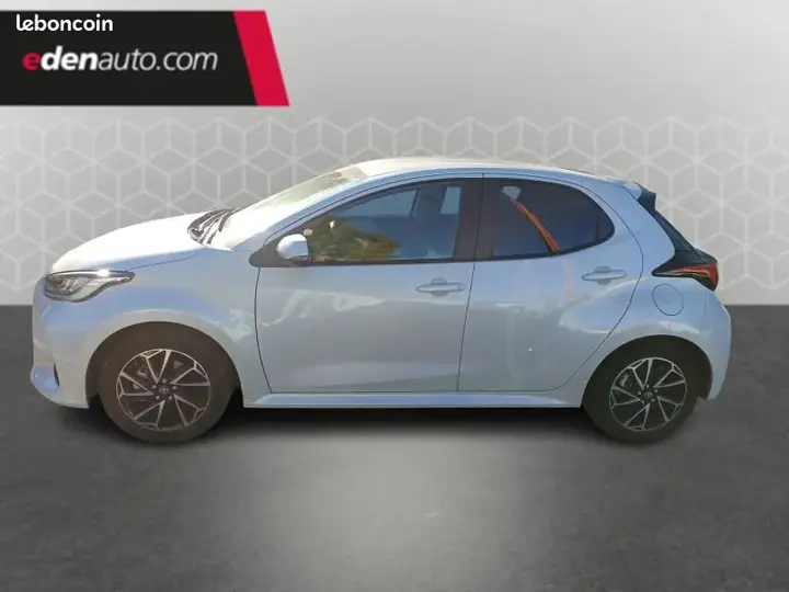 Toyota Yaris 2023 photo 2