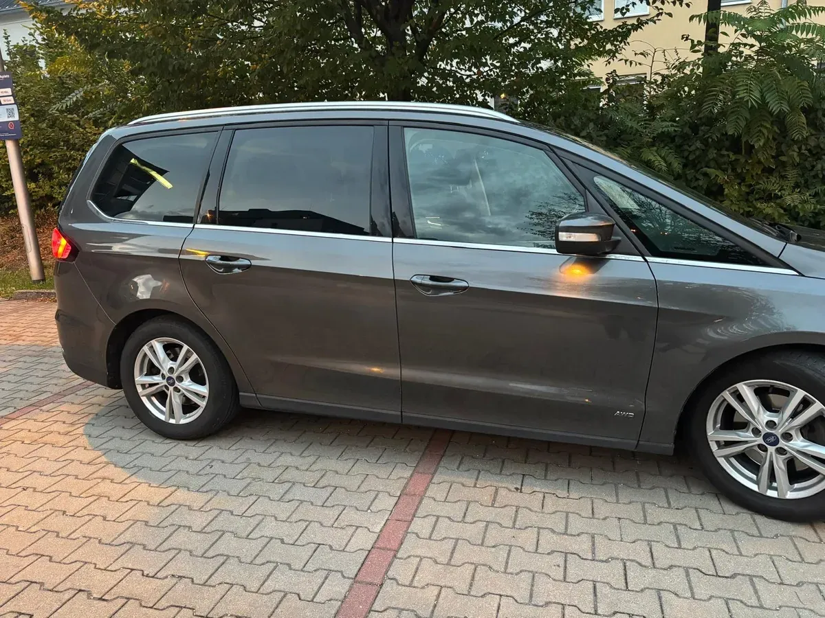 Ford Galaxy 2019 photo 2