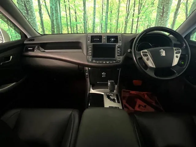 Toyota Crown Athlete 2011 photo 2