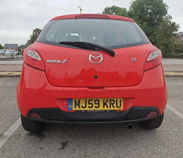 Mazda Mazda2 2009 photo 4