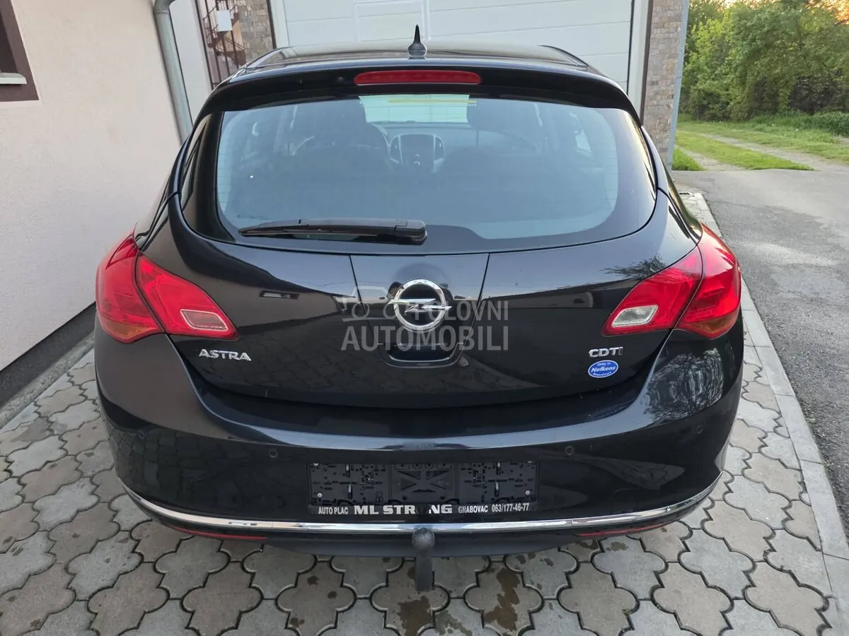 Opel Astra J 2015 photo 5
