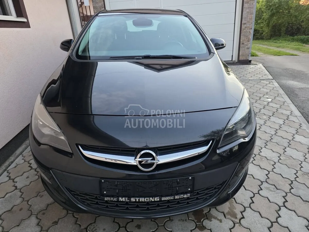 Opel Astra J 2015 photo 4