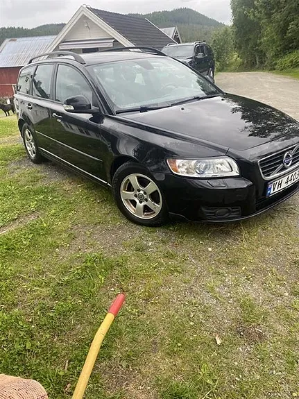 Volvo V50 2011 photo 2