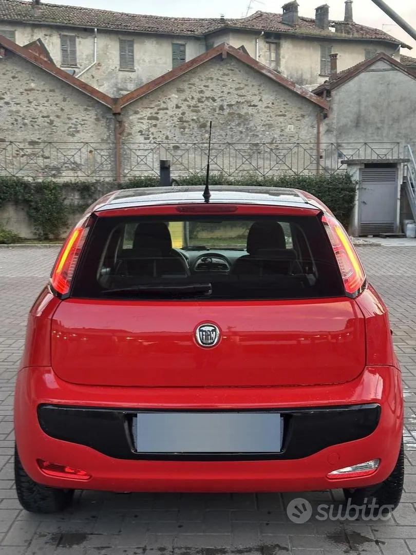 Fiat Punto Evo 2011 photo 2