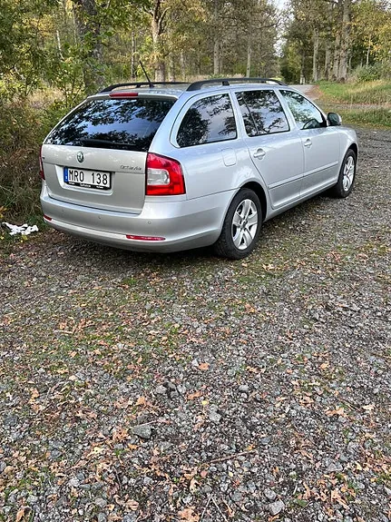 Skoda Octavia 2012 photo 3