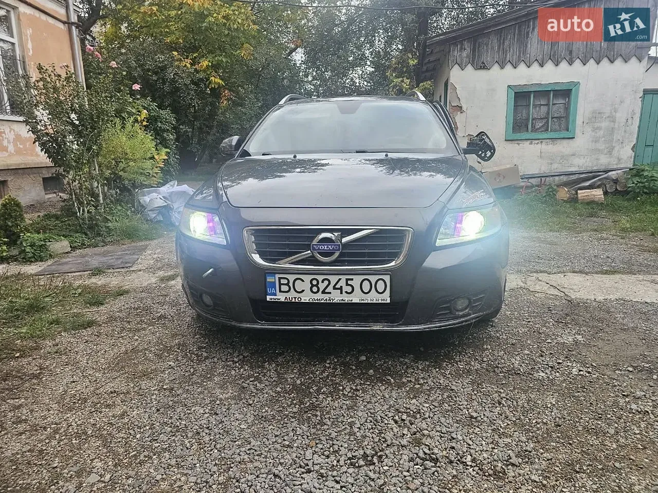 Volvo V50 2011 photo 2