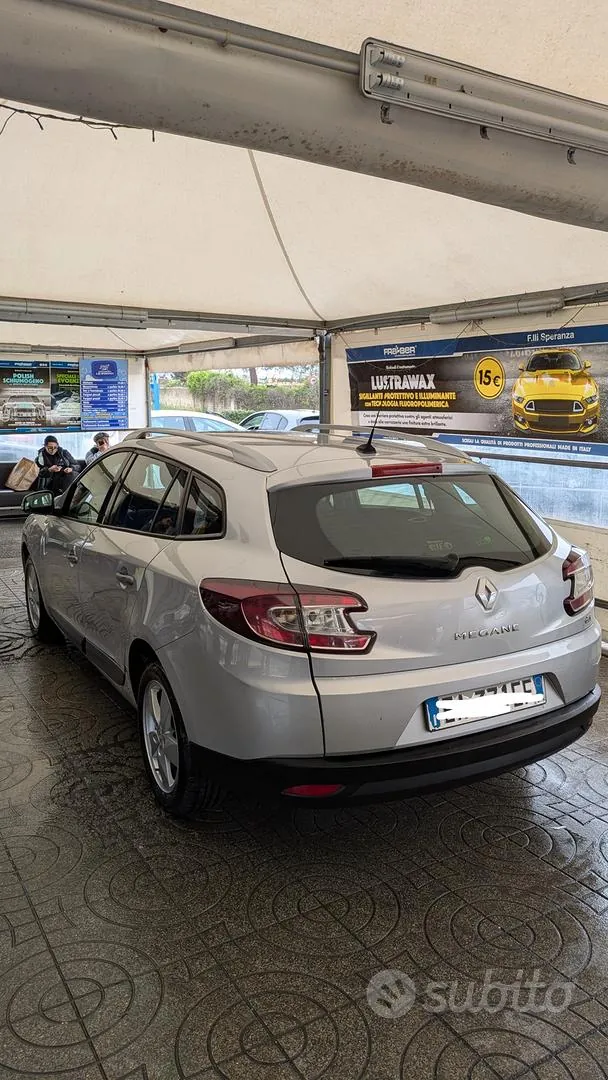 Renault Megane 2010 photo 2