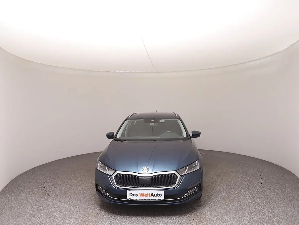 Skoda Octavia 2022 photo 3