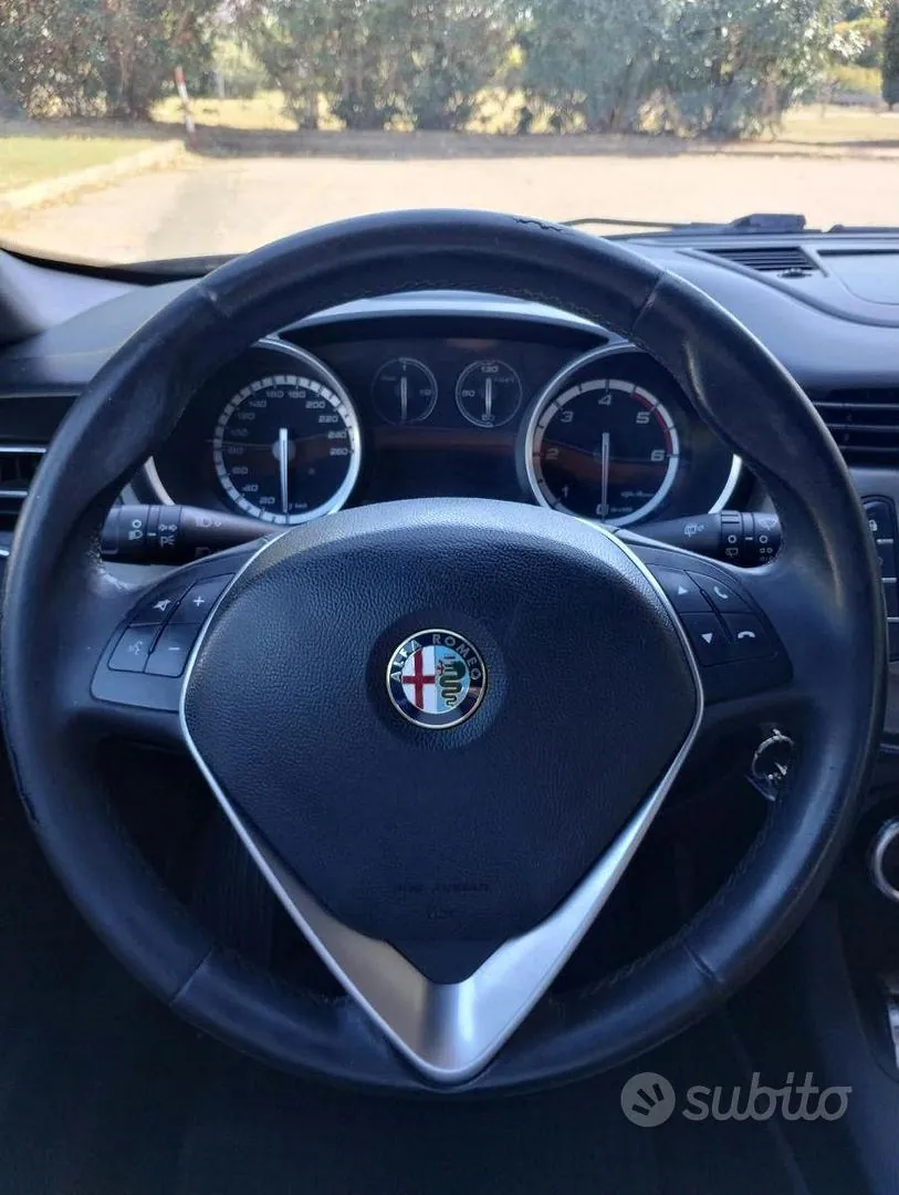 Alfa Romeo Giulietta 2014 photo 3