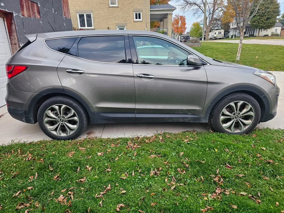 Hyundai Santa Fe 2013 photo 2