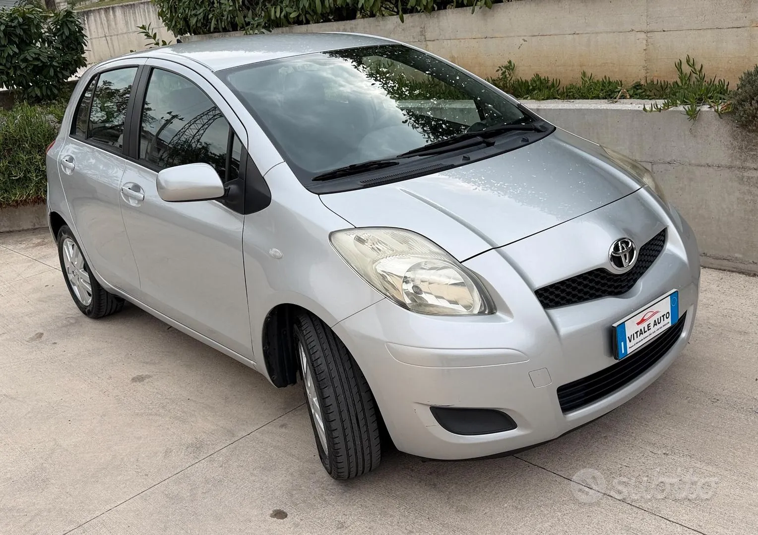 Toyota Yaris 2010 photo 2