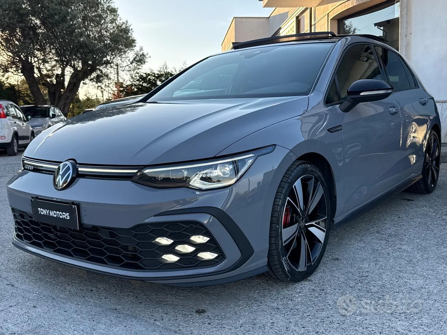 Volkswagen Golf 2022 photo 2