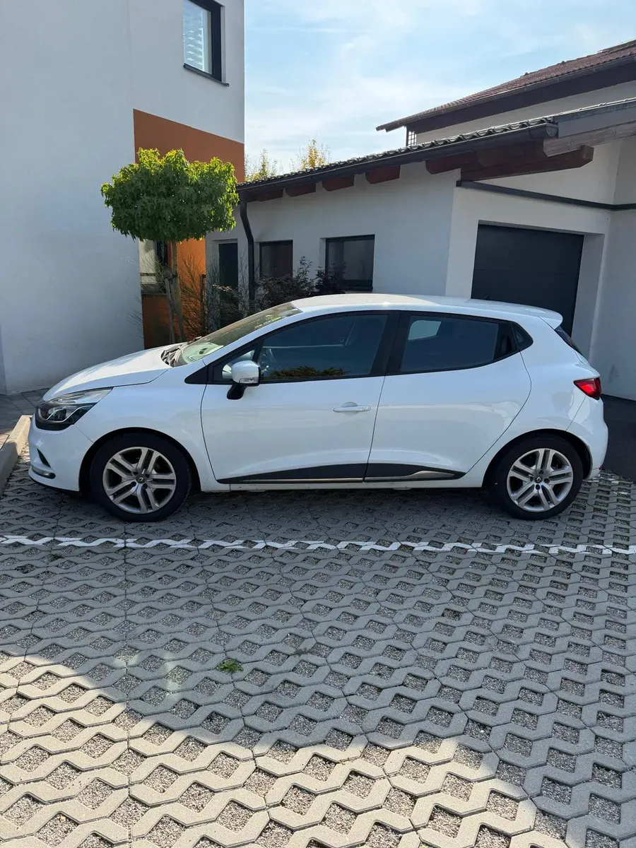 Renault Clio 2016 photo 2