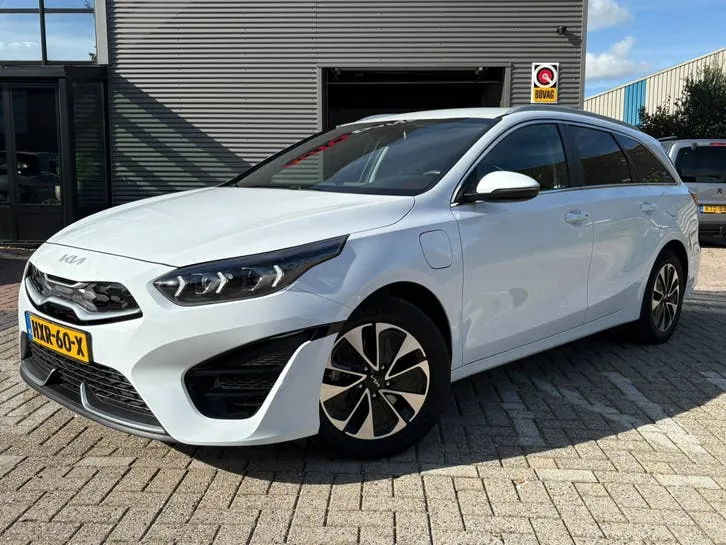 Kia Ceed Sportswagon 2022 photo 2