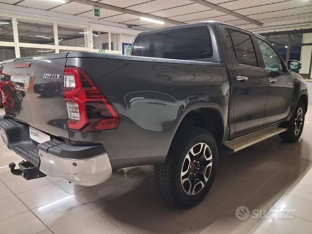 Toyota Hilux photo 5