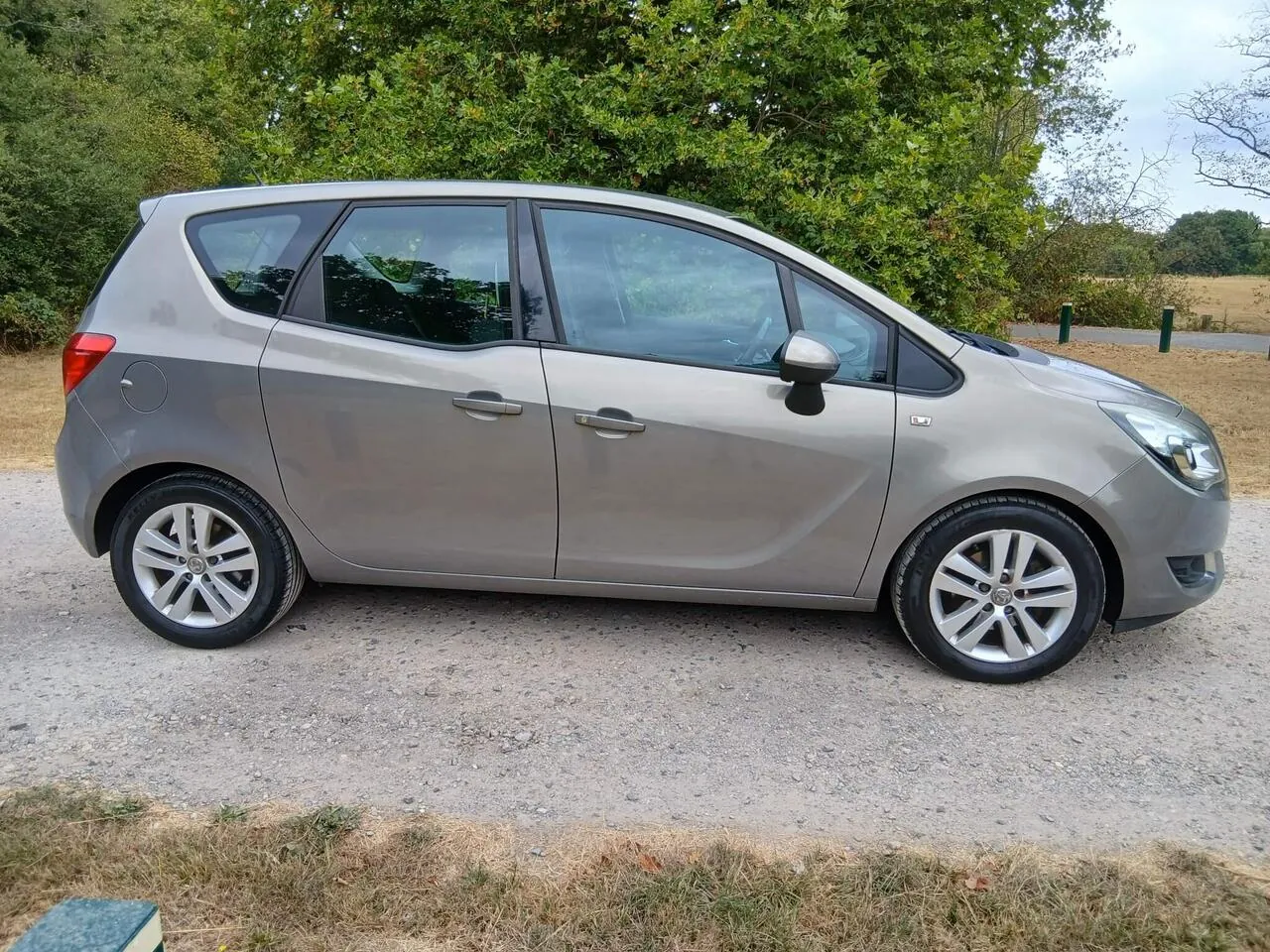 Vauxhall Meriva 2015 photo 2