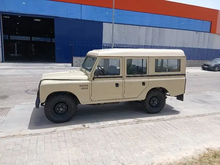 Land Rover 109