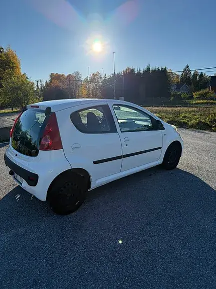Peugeot 107 2012 photo 5