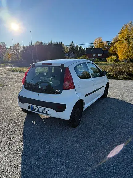 Peugeot 107 2012 photo 4