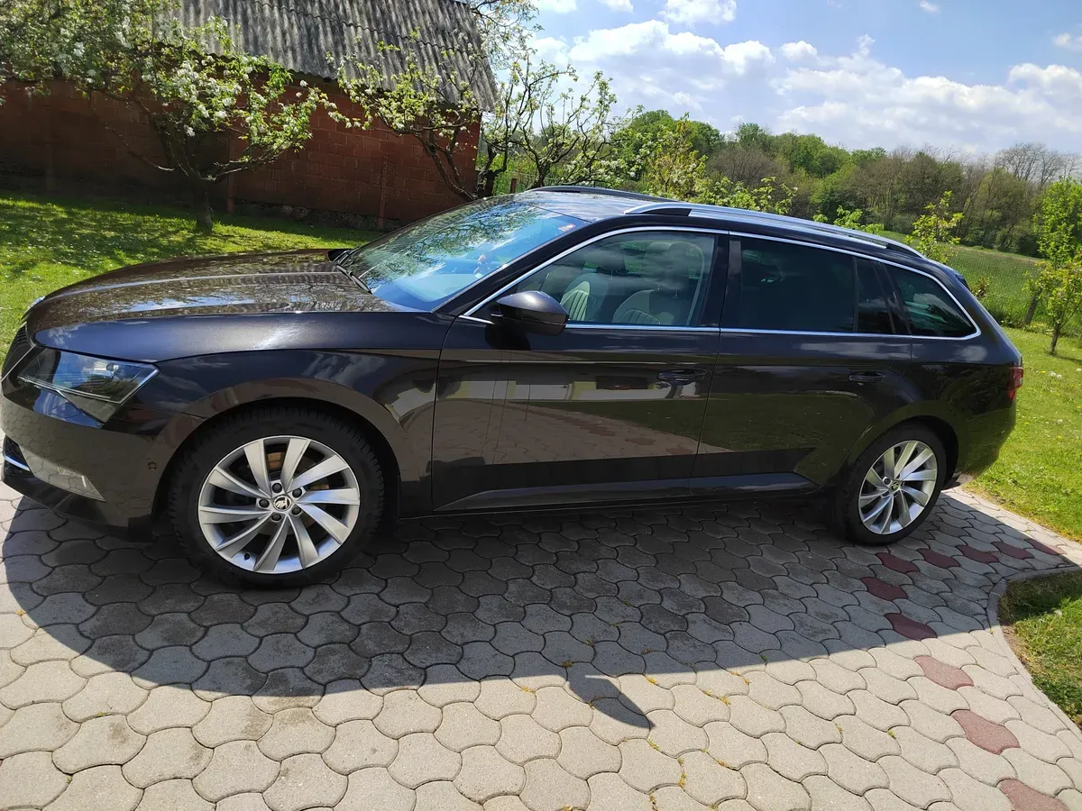 Skoda Superb 2016 photo 2