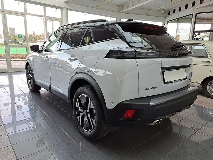 Peugeot 2008 2025 photo 3