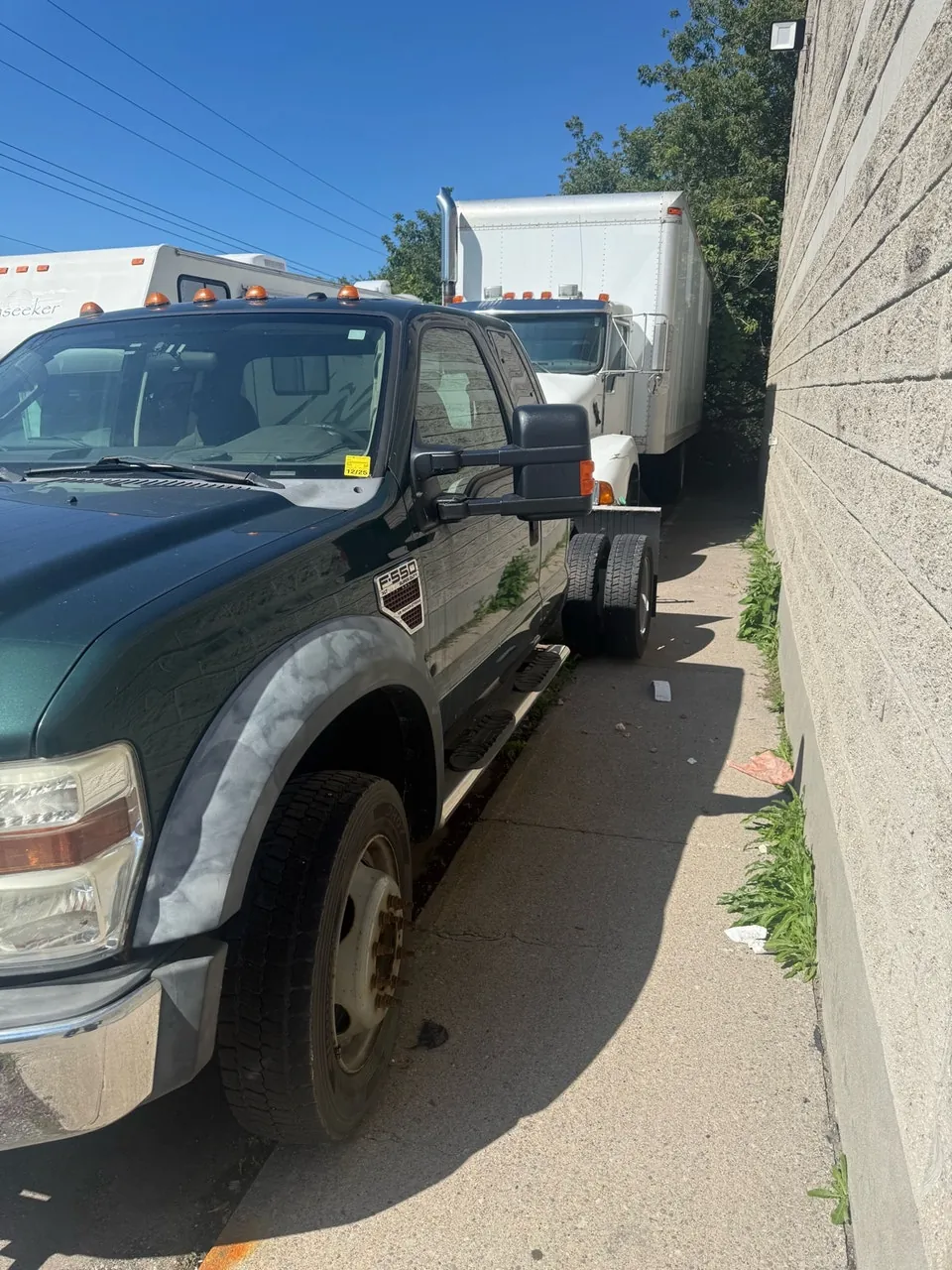 Ford F-550 2010 photo 2