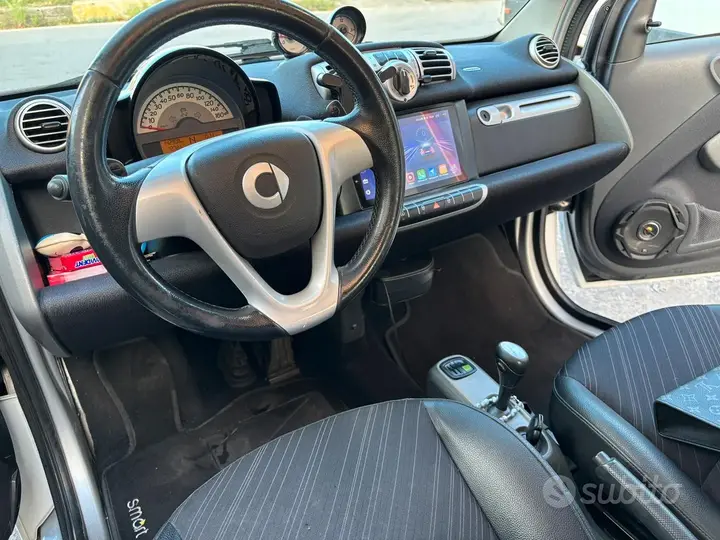 Smart Fortwo 2011 photo 4