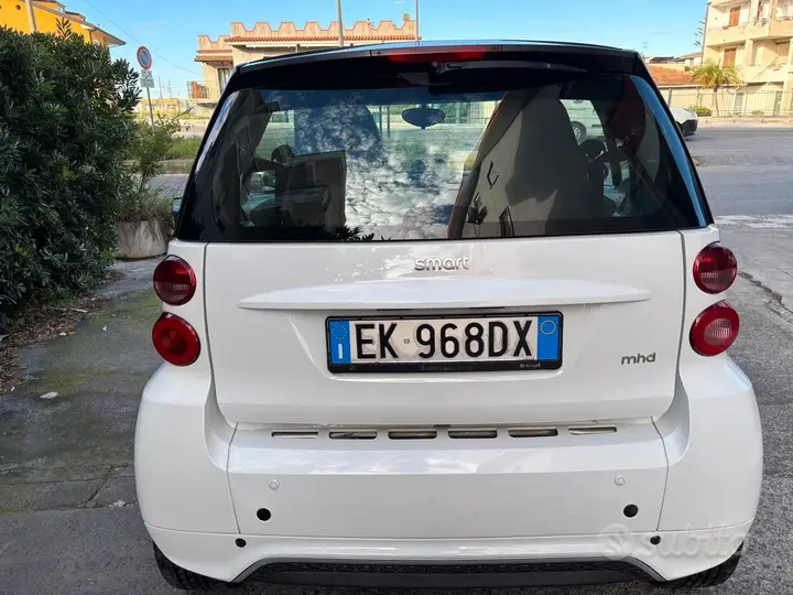 Smart Fortwo 2011 photo 3