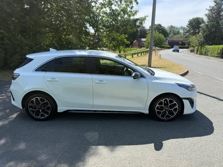 Kia Ceed 2025 photo 3