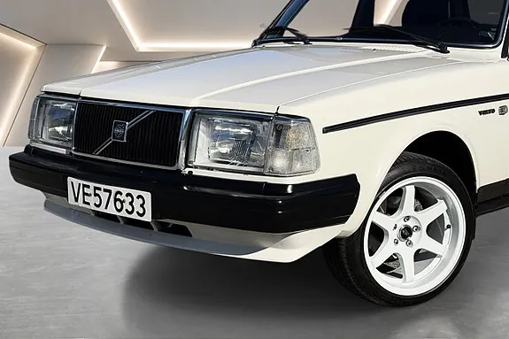 Volvo 240 1986 photo 3