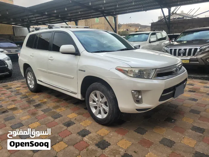 Toyota Highlander 2011 photo 2