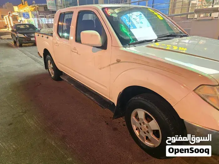 Nissan Navara 2010 photo 4