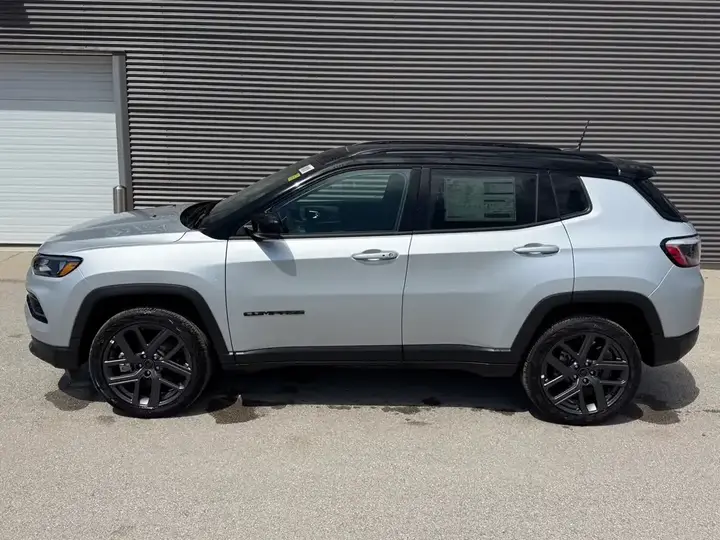 Jeep Compass 2026 photo 3