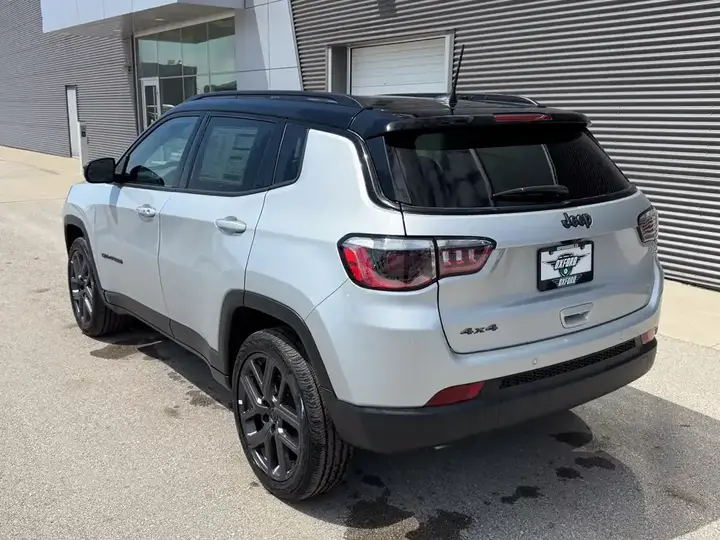 Jeep Compass 2026 photo 4