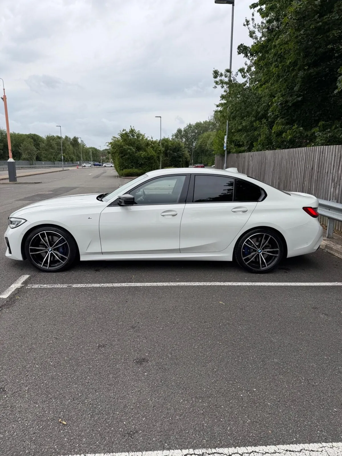 BMW 3 Series 2019 photo 4