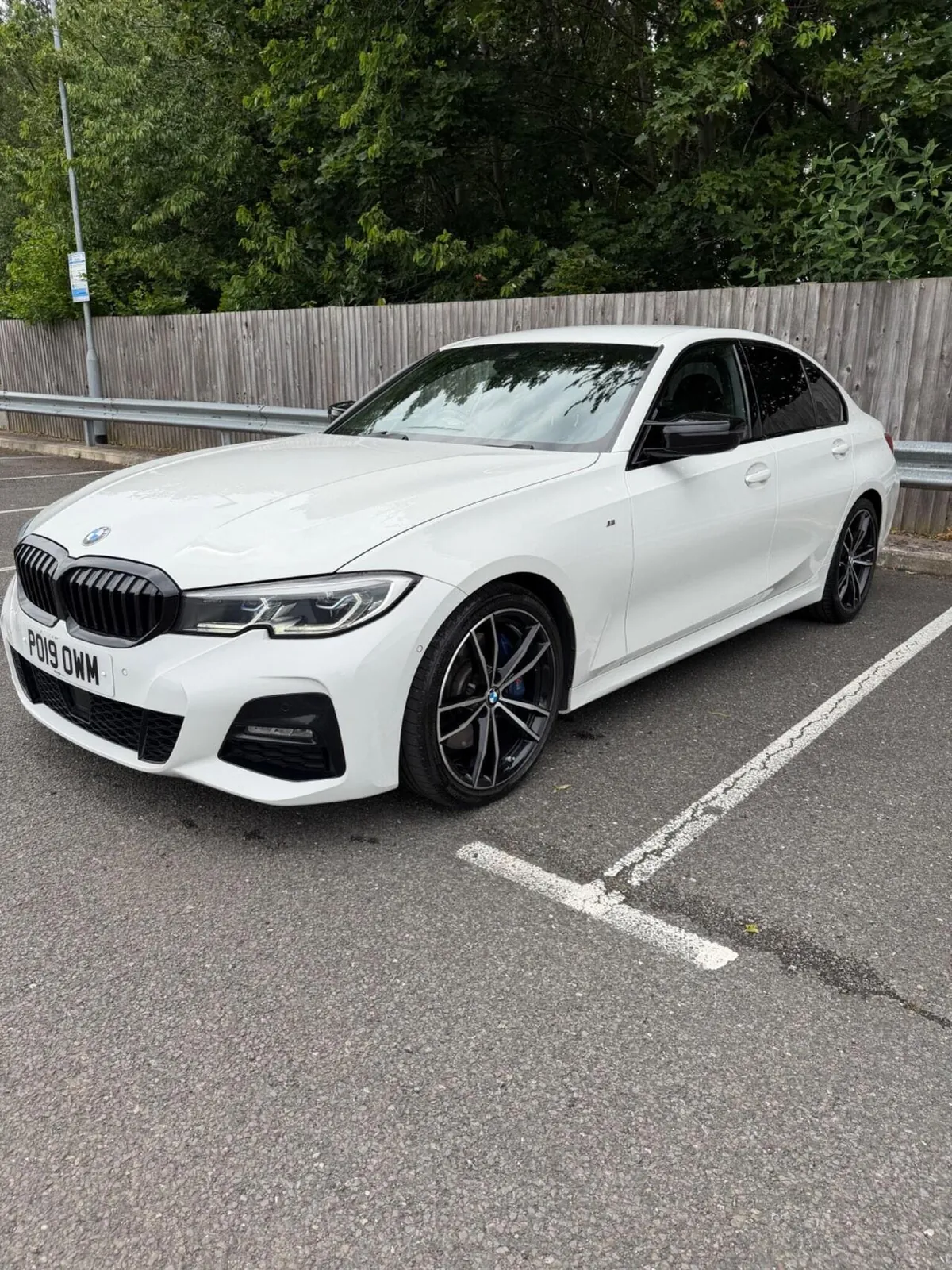 BMW 3 Series 2019 photo 3