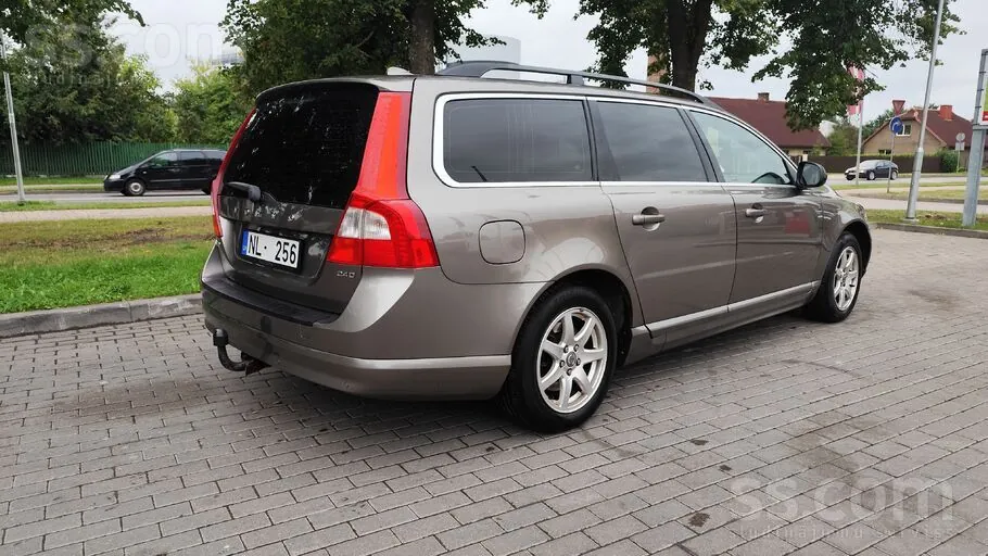 Volvo V70 2010 photo 5