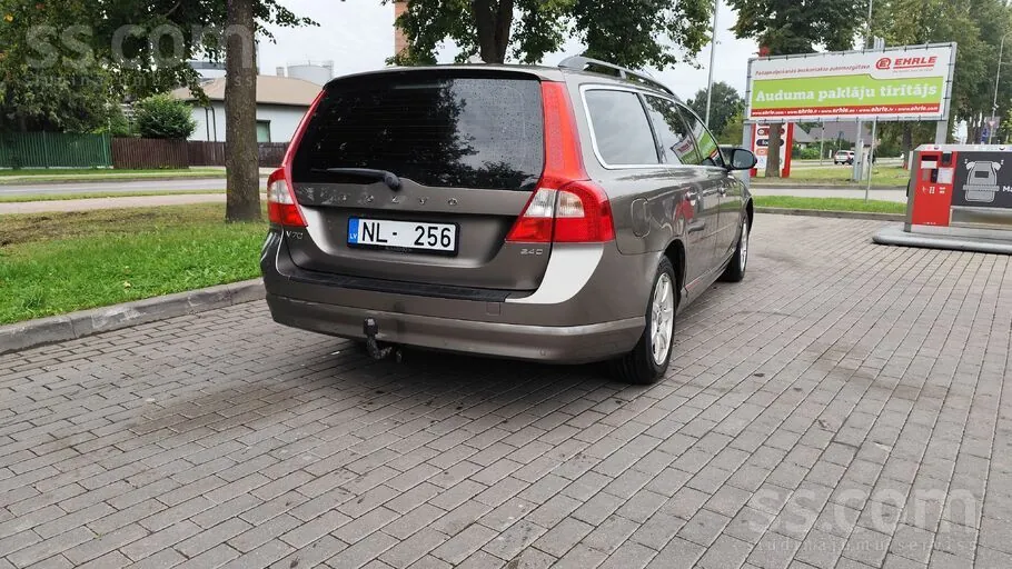 Volvo V70 2010 photo 4