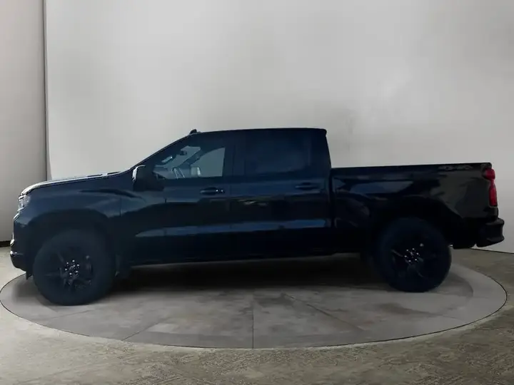 Chevrolet Silverado 1500 2026 photo 2