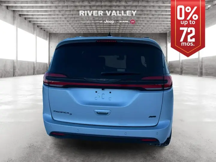 Chrysler Pacifica 2026 photo 4