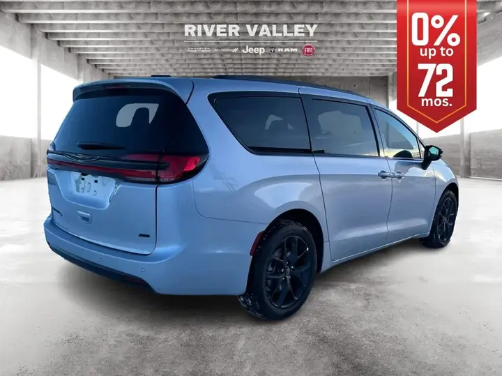 Chrysler Pacifica 2026 photo 3