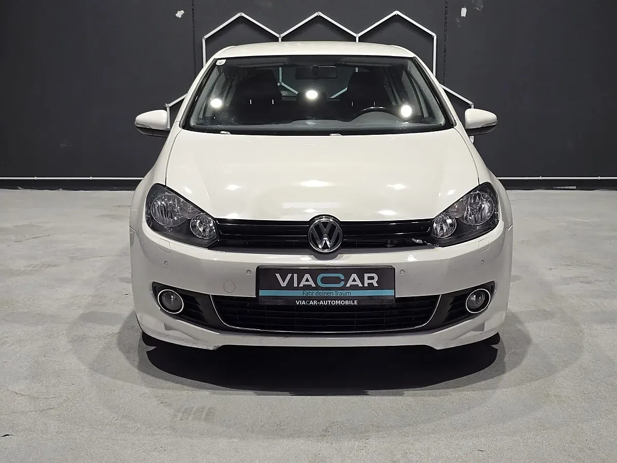 Volkswagen Golf 2011 photo 2
