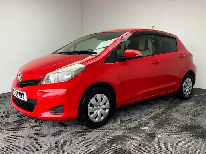 Toyota Yaris 2012 photo 3