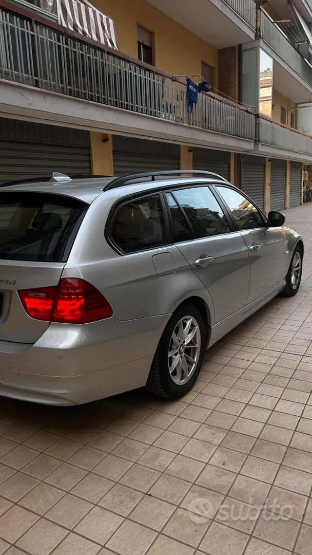 BMW 320D 2010 photo 3