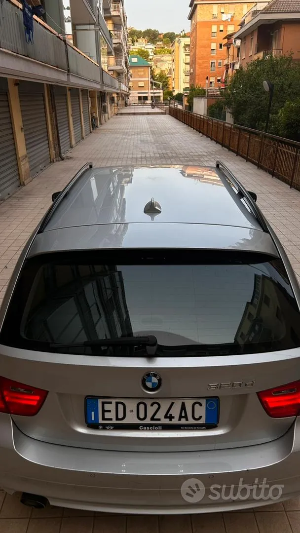 BMW 320D 2010 photo 5